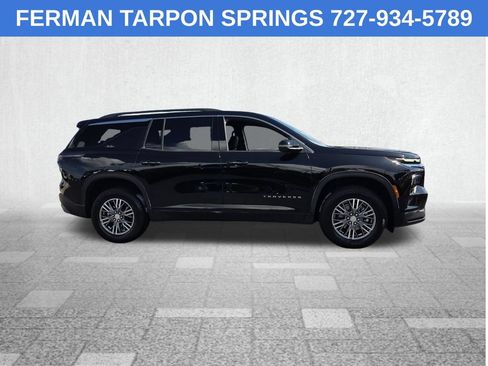 Used 2025 Chevrolet Traverse LT FWD image 11