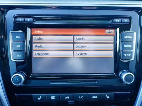 Used 2013 Volkswagen Passat 2.5 SE image 30