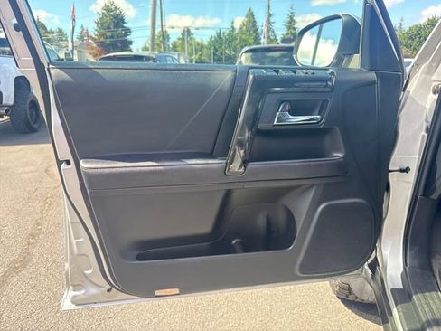 Used 2021 Toyota 4Runner TRD Off-Road Premium w/ Moonroof Package AWD/4WD image 27
