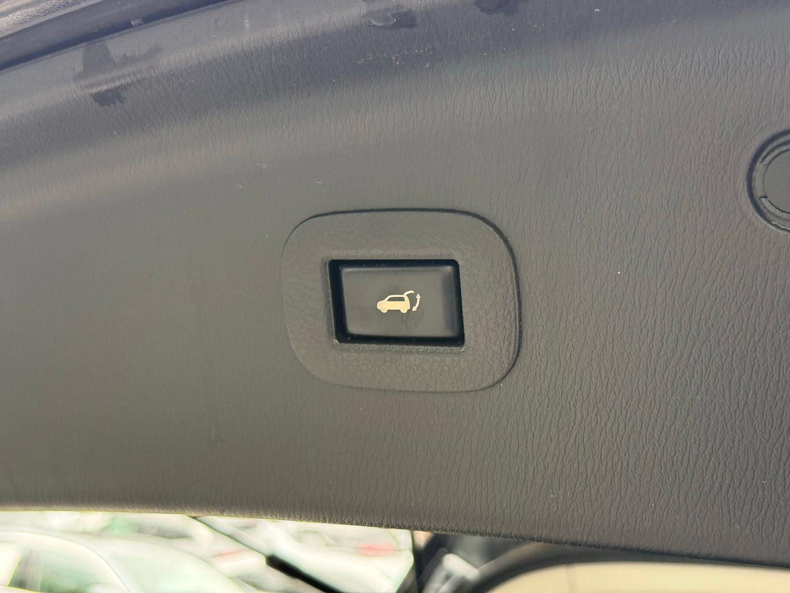 Used 2018 Nissan Armada SL w/ Premium Package RWD image 17