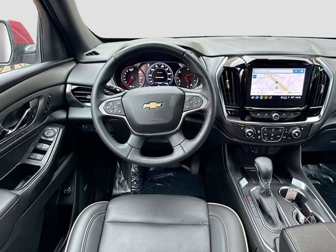 Used 2023 Chevrolet Traverse Premier FWD image 24
