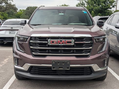 Used 2024 GMC Acadia Elevation FWD image 2