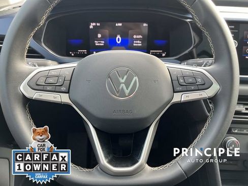 Used 2022 Volkswagen Taos SE w/ Panoramic Sunroof Package image 17