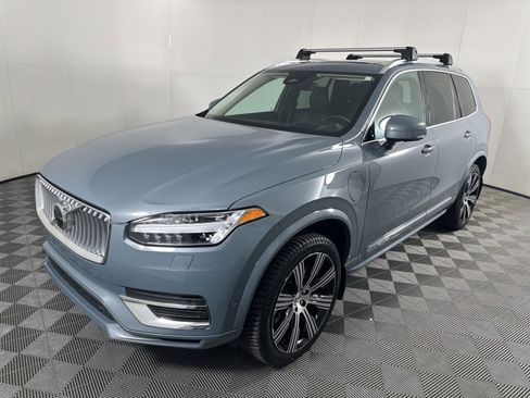 Used 2023 Volvo XC90 T8 Ultimate image 3