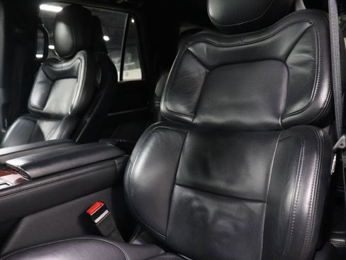 Used 2024 Lincoln Navigator Reserve image 11