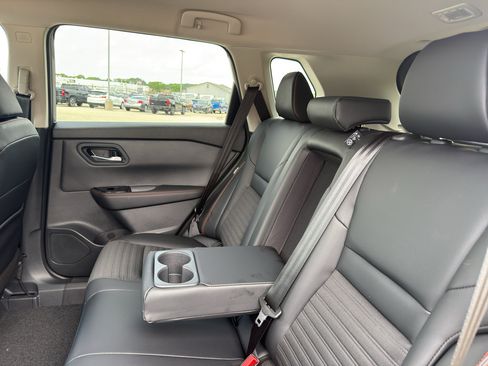 New 2026 Nissan Rogue SV AWD/4WD image 33