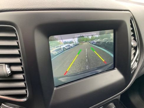 Used 2018 Jeep Compass Latitude w/ Popular Equipment Group AWD/4WD image 26