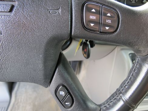 Used 2004 Chevrolet Tahoe LT w/ LT Preferred Equipment Group RWD image 13