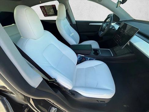 Used 2024 Tesla Model Y Long Range image 25