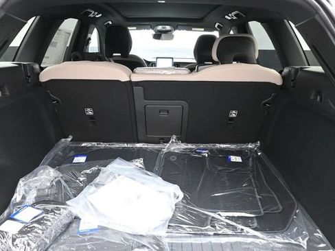 New 2026 Volvo XC60 B5 Plus w/ Protection Package Premier AWD/4WD image 31