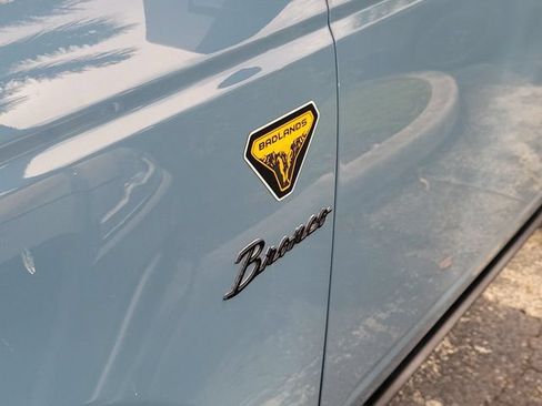 Used 2022 Ford Bronco Badlands AWD/4WD image 3