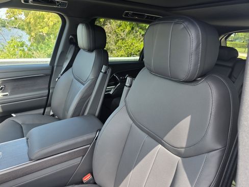 New 2026 Land Rover Range Rover Long Wheelbase SE AWD/4WD image 11