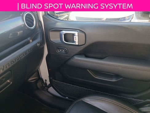 Used 2022 Jeep Wrangler Unlimited Rubicon w/ Trailer Tow Package image 15