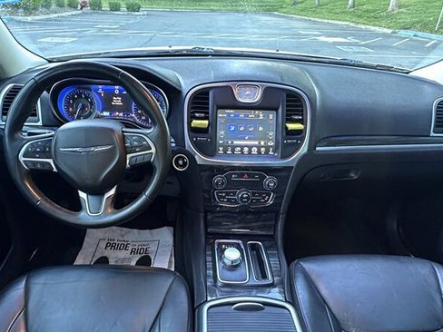 Used 2015 Chrysler 300 Limited RWD image 14
