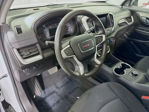 Used 2024 GMC Terrain SLE AWD/4WD image 16