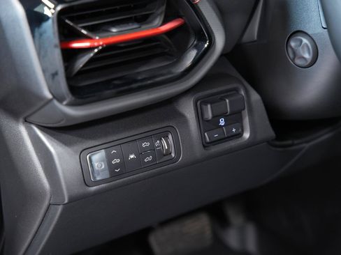 Used 2025 Chevrolet Silverado EV RST AWD/4WD image 37