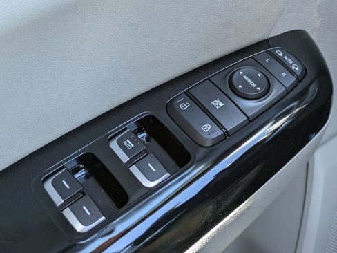 Used 2020 Kia Sportage EX FWD image 19