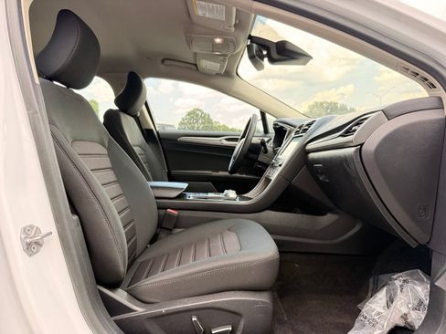 Used 2019 Ford Fusion SE FWD image 18
