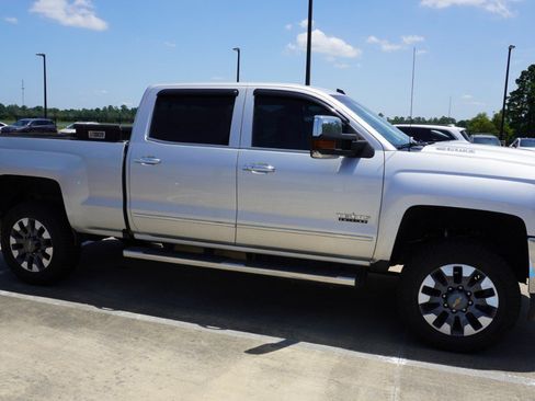 Used 2017 Chevrolet Silverado 2500 LTZ w/ Duramax Plus Package AWD/4WD image 5