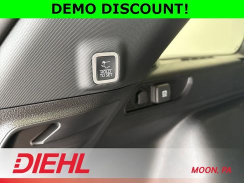 New 2025 Jeep Grand Cherokee Limited w/ Luxury Tech Group II image 11