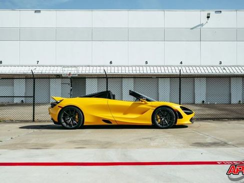 Used 2020 McLaren 720S Performance RWD image 13