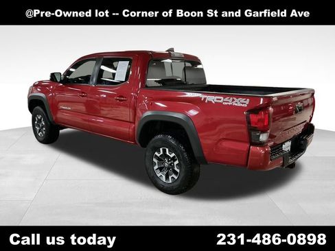 Used 2019 Toyota Tacoma TRD Off-Road w/ Technology Package image 3