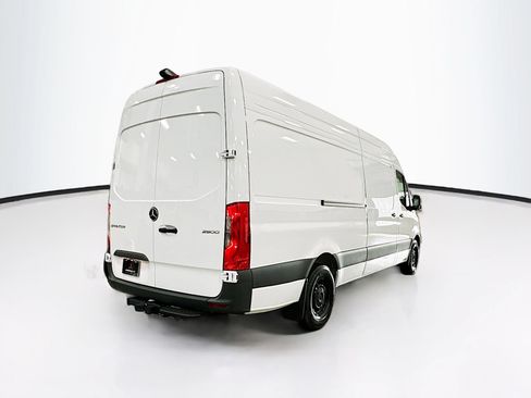 Used 2025 Mercedes-Benz Sprinter 2500 image 8