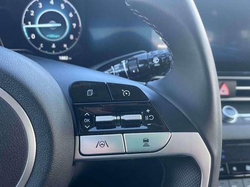 Used 2023 Hyundai Elantra SEL w/ Convenience Package image 21