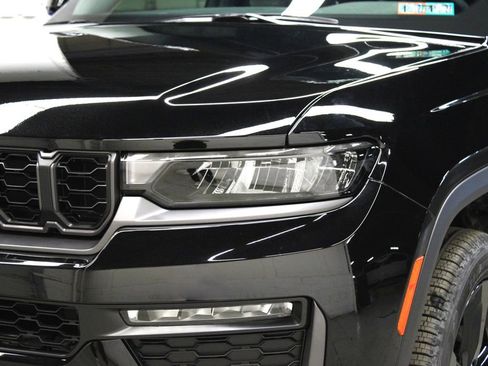 New 2026 Jeep Grand Cherokee Limited w/ Limited Altitude Package image 35