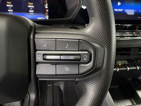 Used 2023 Chevrolet Colorado W/T RWD image 17