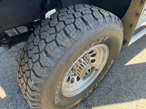 Used 1989 GMC Suburban 2500 AWD/4WD image 22