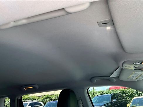 Used 2018 Jeep Compass Latitude w/ Popular Equipment Group FWD image 14
