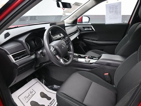 Used 2025 Mitsubishi Outlander ES AWD/4WD image 23
