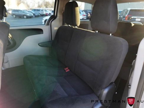 Used 2017 Dodge Grand Caravan SE image 26