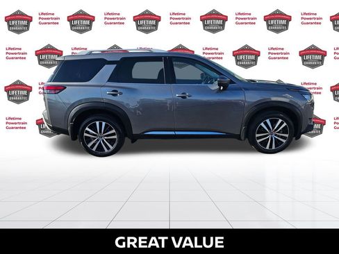 Used 2024 Nissan Pathfinder Platinum image 8
