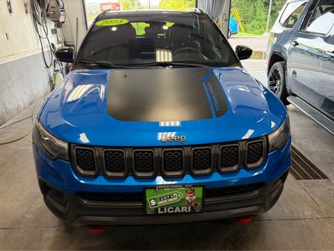 Used 2023 Jeep Compass Trailhawk w/ Trailhawk Elite Group AWD/4WD image 2
