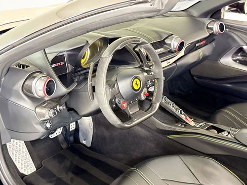 Used 2021 Ferrari 812 GTS RWD image 15