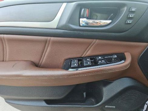 Used 2018 Subaru Outback 3.6R Touring AWD/4WD image 12