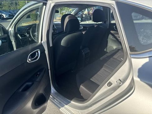 Used 2019 Nissan Sentra SV FWD image 6