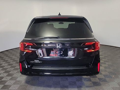 Certified 2025 Honda Odyssey EX-L image 5