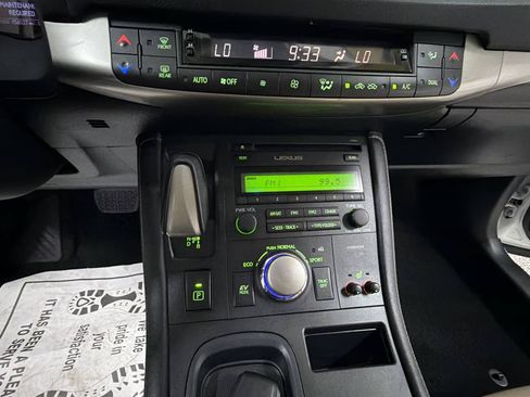 Used 2017 Lexus CT 200h FWD image 20