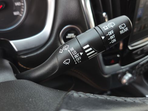 Used 2020 Chevrolet Traverse Premier AWD/4WD image 37