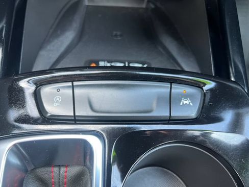 Certified 2024 Chevrolet Trax RS w/ Sunroof Package FWD image 26