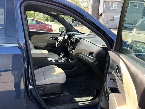 Used 2022 Chevrolet Traverse LT AWD/4WD image 25