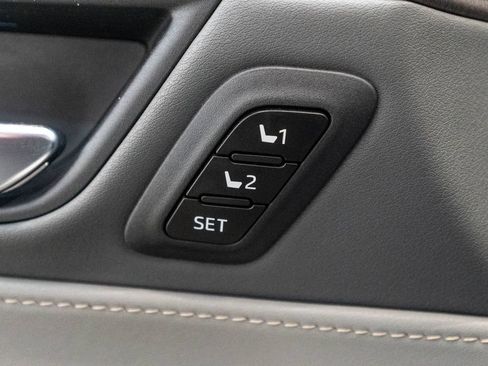 Certified 2021 Toyota Venza XLE w/ Softex Package AWD/4WD image 23