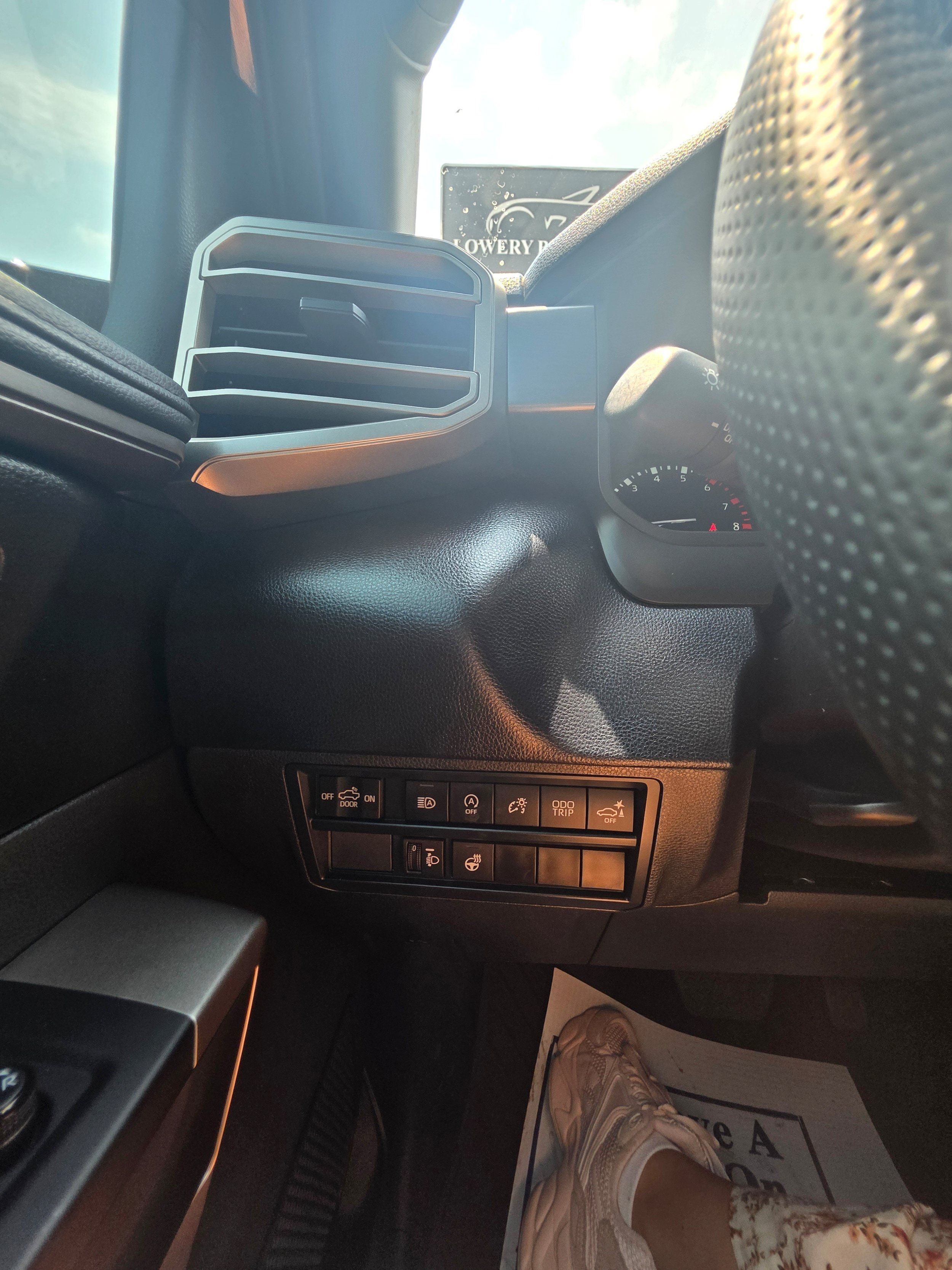 Used 2025 Toyota Tundra SR5 w/ SR5 Premium Package RWD image 19