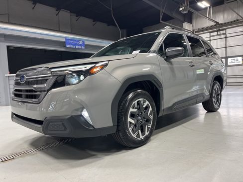 Used 2026 Subaru Forester Premium AWD/4WD image 4
