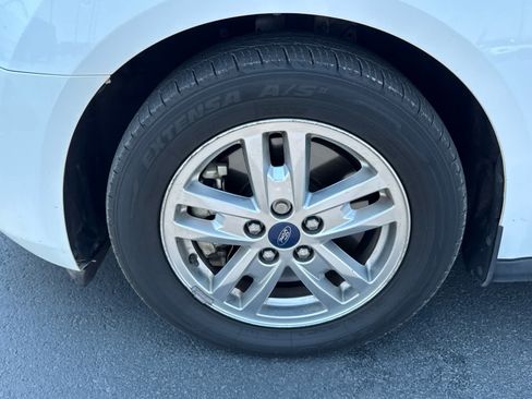 Used 2019 Ford Transit Connect XLT FWD image 14