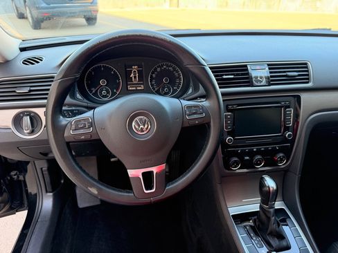 Used 2014 Volkswagen Passat TDI SE FWD image 10