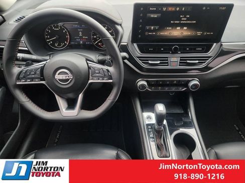 Used 2024 Nissan Altima 2.5 SR w/ SR Premium Package FWD image 28